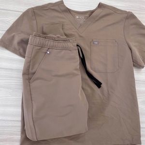 Men's Fig Scrubs - Latte